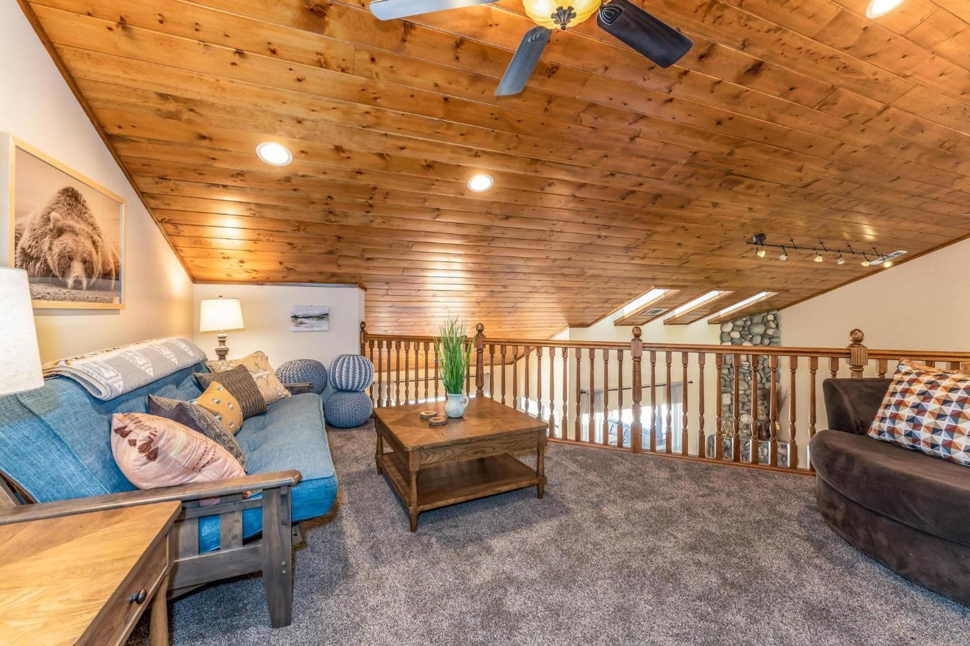 Mountain Elegance W/ Pool, Spa, Projector Holiday home