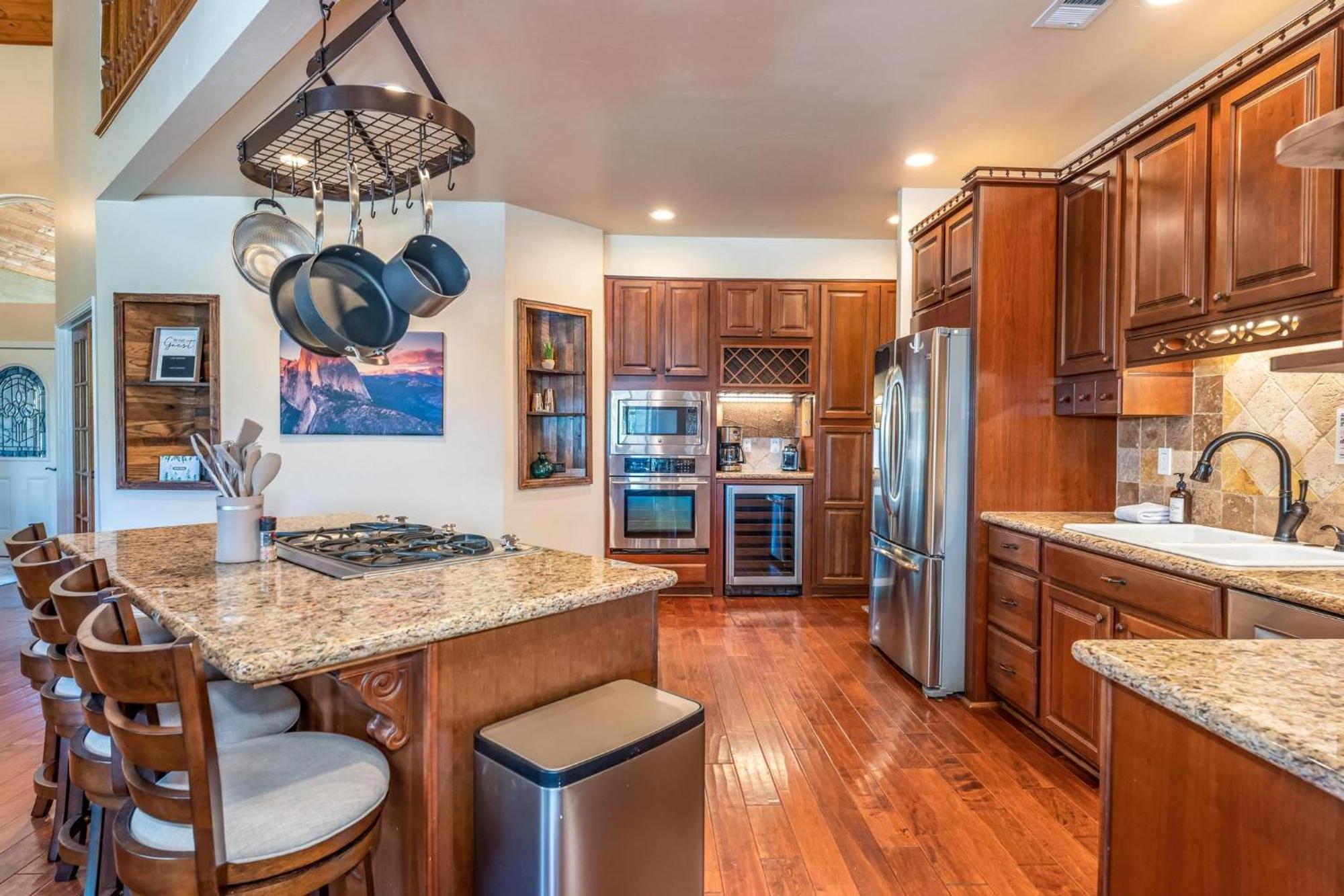 Mountain Elegance W/ Pool, Spa, Projector Holiday home
