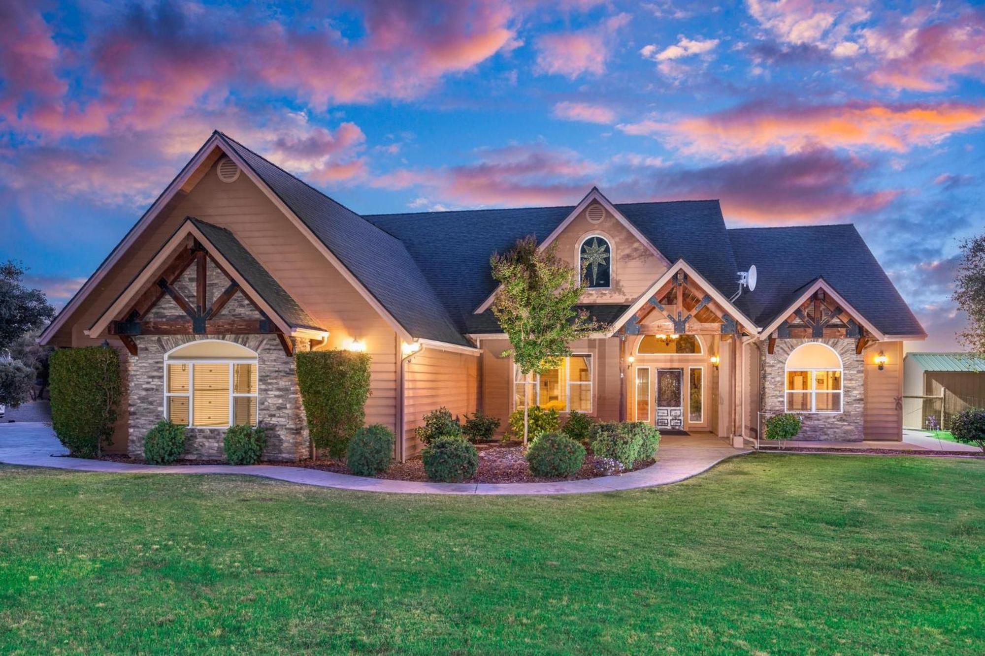 Mountain Elegance W/ Pool, Spa, Projector *